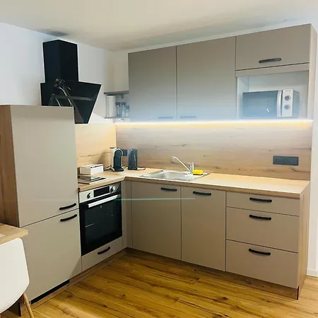 Billys Apartment, Renoviert, Parkplatz, Netflix Apartman Altmünster