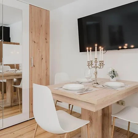 Billys Apartment, Renoviert, Parkplatz, Netflix * Altmuenster