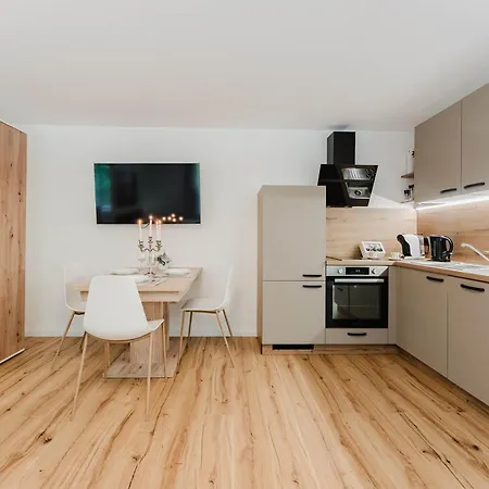 Billys Apartment, Renoviert, Parkplatz, Netflix Apartment Altmuenster