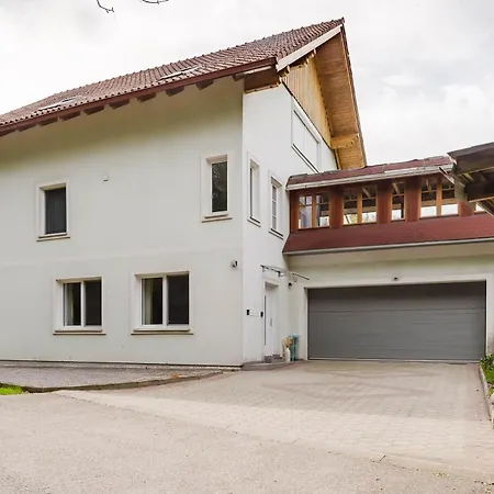 Billys Apartment, Renoviert, Parkplatz, Netflix Altmuenster