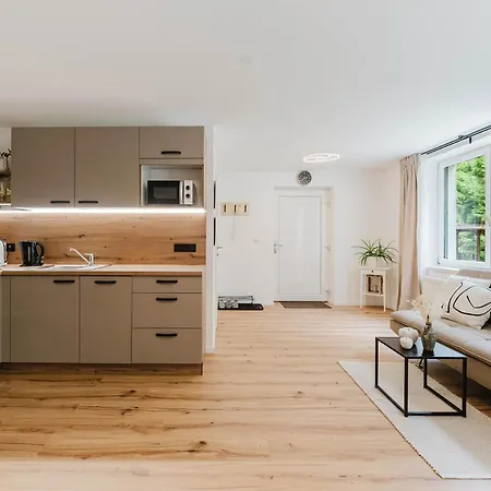 Billys Apartment, Renoviert, Parkplatz, Netflix Apartment