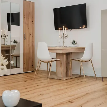 Billys Apartment, Renoviert, Parkplatz, Netflix Apartment